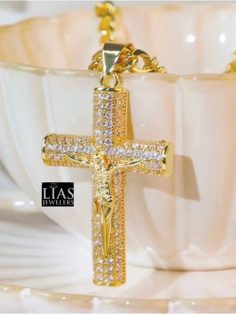 New 14k yellow gold Cuban link chain and cross pendant